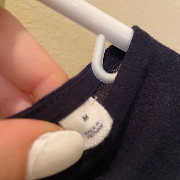 navy gap shirt with criss cross WORN ONCE - Picture 5 of 5